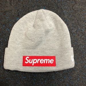 NWOT Supreme Beenie